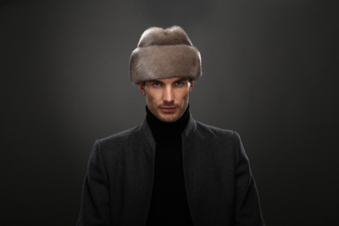 Бейсболка, шапка-ушанка, шапка бини и другие головные уборы, которые будут актуальны этой осенью