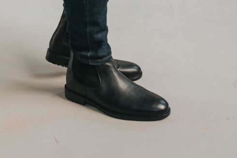 Джинсы и мужская обувь. Как выбрать актуальную, подходящую пару обуви