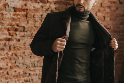 Коричневое пальто мужское: благородная цветовая гамма осени