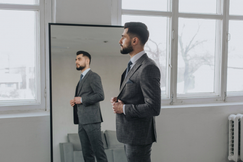 Классический брючный костюм: как определить размер